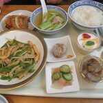 泰山北斗 - Bランチ(鶏肉とピーマンの細切り炒め）