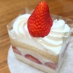 新宿高野 - ストロベリーショートケーキ