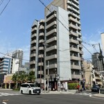 Kissa Wai - 店の外観　※遠目から　※マンションの1階部分