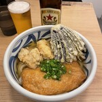 麺匠 釜善 - 「冷きつねうどん(L)」「とり天」「なす天」「瓶ビール」