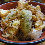 2014.3)カラッと揚がった天ぷらにほどよい甘さのタレがかかっています