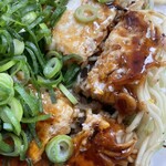 Okonomiyaki Micchan Souhonten - 食べやすく小さくカットしてあります