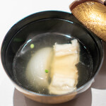 Sushi Wa Nogi - 静岡の新玉ねぎ 長崎県穴子の白焼き
