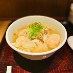 らー麺 本間 - 海老雲呑麺(塩スープ・雲呑3ヶ入り)
