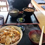 戸城 - カツ丼(700円)、焼肉丼&ミニラーメンセット(850円)