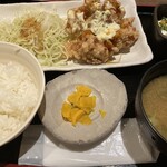 Shirokiya - 日替り定食(チキン南蛮定食)。800円(税込)