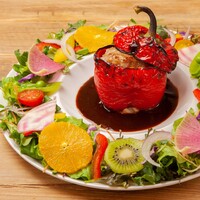フラワーリースサラダ付！ 丸ごとパプリカハンバーグ