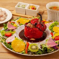 ～森と畑の恵み～　フラワーリースサラダ付　パプリカハンバーグ