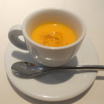 カンブーザ - 甘い人参の温かいスープ