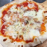 イタリアンダイニング ディレット - ツナとアンチョビのピザ