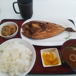 四日市ヒモノ食堂 - これで800円の定食