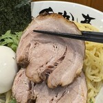 Yokohama Hommarutei - しっかり肉厚のロールチャーシューが二枚でボリューム満点