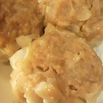 新華苑 - 蒸し立ちでおいしそう。