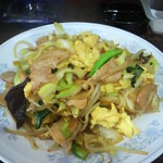 新華苑 - 野菜炒め850円