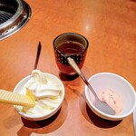 焼肉・鉄板焼 中津留 - ミニソフトとアイス