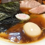 麺屋 真心 - 弓削多醤油を使用したスープ