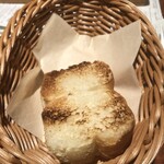Di PUNTO - お通しパン（３５０円）お代わり自由！