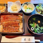 うなぎ　米屋 - うな重　3,500円　ランチはドリンク付き
