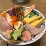 磯丸水産 - 海鮮こぼれ丼