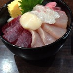 海の幸　翔 - 見るからに鮮度が良い海鮮丼！