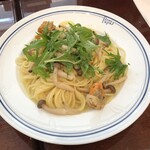 パパスカフェ - 本日のパスタ）帆立、水菜、きのこ