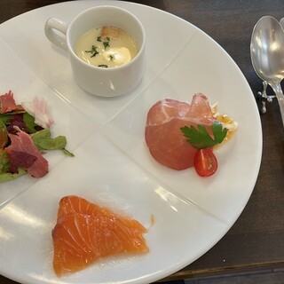 トラットリア クオーレ_1