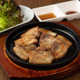 [无限畅饮◎] 备有各种套餐，可以尽情享受人气韩国料理！