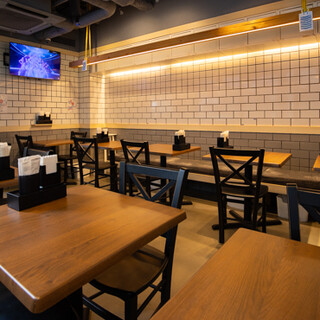 Equipped with monitors playing K-POP ◆ Ladies' parties and solo diners are also welcome ◎