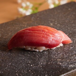 Directly delivered from the Goto Islands! Enjoy the seasonal "OMAKASE Course"