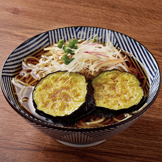 こだわりの二八そばと季節のそば
