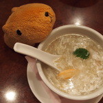 チャイナダイニング飛天 - カニ肉とカブのフカヒレスープ