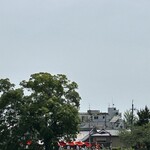 middle - 徳八本也さん近くの上御霊神社のお祭りの山車が賀茂川沿いを丁度通って行きました☆