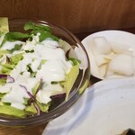 キッチン ブルー グローブ - サラダ、お新香のアップ