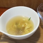 キッチン ブルー グローブ - 残りのスープ