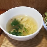 キッチン ブルー グローブ - 卵スープのアップ