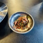 RAMEN HITONI YASASHIKU - 【国産豚ラーメン＝tpニラ辛】