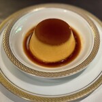 洋食 つばき - 名物つばきカスタードプリン