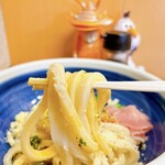 ふる里うどん  - 持ち上げるだけでも
      めちゃくちゃ重たい～～( ；∀；)