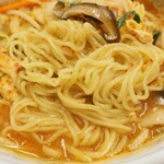 ぎょうざの満洲 - 麺