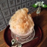 茶の湯 - 和三盆かき氷(苺シロップ入り)