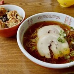 ニューふくすけ - ラーメンセットパート1   唐揚げ丼890円　　　　　　　　紅生姜抜き