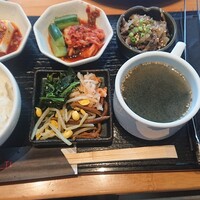焼肉トラジ 京橋店 - ゴハンは少なめ