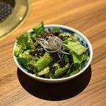 Nakameguro Yakiniku Tougyuumon - ・有機野菜のチョレギサラダ