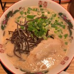 濃厚とんこつラーメン だるま一家 - 