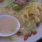 麺・スープのアップ。持ち帰りも出来ます。