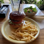 ブッチャーズテーブル - ブッチャーズバーガーとセットポテト