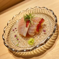 鮨 由う - 