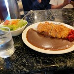 ケーツーカレーハウス - チキンカツカレー サラダセット 650円