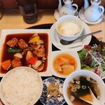 仁来坊 - 酢豚セット