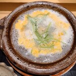 日本料理 柳燕 - 淡路の玉葱と天草の鱧の土鍋仕立